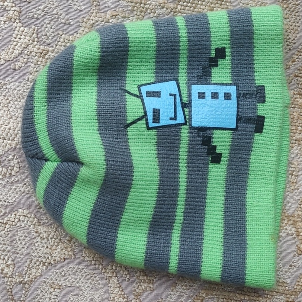 Robot Design Beanie Hat - Picture 2 of 7